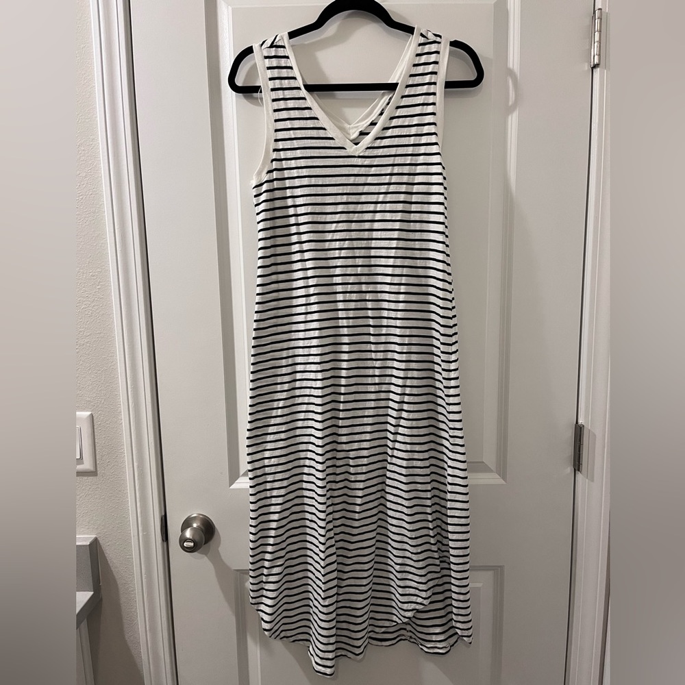 Time and true dress. Black and white stripe. Size small
